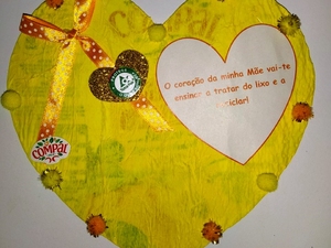 No Dia da Mãe o Coração é Amarelo (Tetra Pak) N.1 Tomás