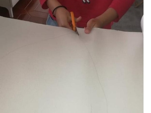 Desenho e recorte do coração.