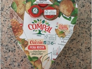 Selo da embalagem da Tetra Pak da marca Compal e com símbolo FSC®.
