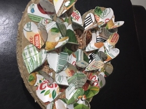 Colagem de corações de tamanho pequeno, para decoração do Coração de Mãe.