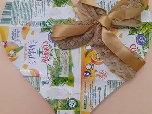 Trabalho final: " Coração amarelo um quadro belo"