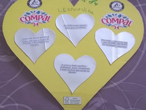 Coração amarelo e suas mensagens - frontal.