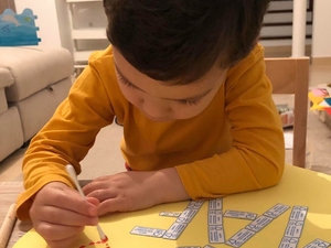Pintura de corações com cotonete