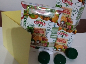 Materiais necessários para o projeto “SIM, NO DIA DA MÃE O CORAÇÃO É AMARELO”:
•	Cartolina amarela; 
•	Folha de papel desenho;
•	Embalagens cartonadas Tetra Pak da marca Compal;
•	Tampas de plástico;
•	Cartão para forrar o fundo;
•	Cola e tesoura;
