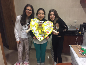 As autoras do trabalho. As alunas Matilde Monteiro, Maria Clara Martins e Letícia Freitas da turma 6º3 da escola EB 2,3 Júlio Brandão aceitaram o desafio e elaboraram este magnífico trabalho.