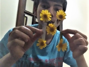 Elaboração do M de Mãe. Mãe-criadora, educadora, defensora, amor e Mãe Natureza-universo, casa, sobrevivência, sustentabilidade.