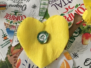 O símbolo da Tetra Pak temos que o destacar e colocar também nos corações.